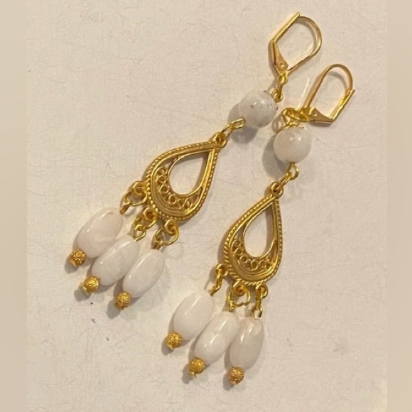 NEW Genuine White Snow Quartz Earrings - Picture 2 of 2